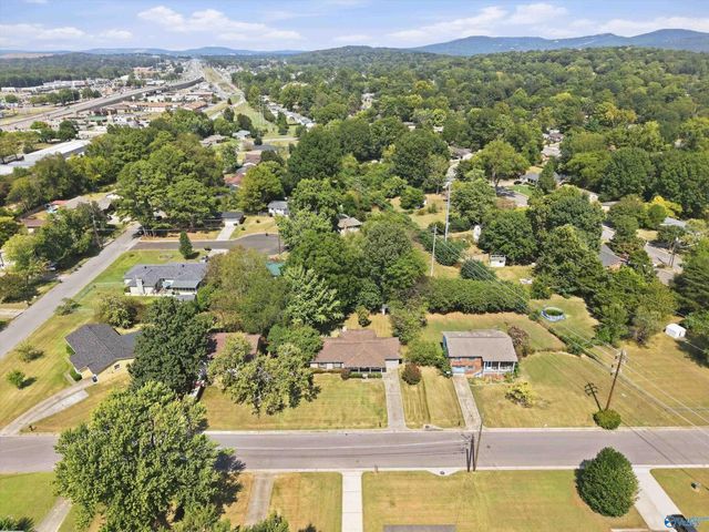 211 Cumberland Drive SE, Huntsville, AL 35803