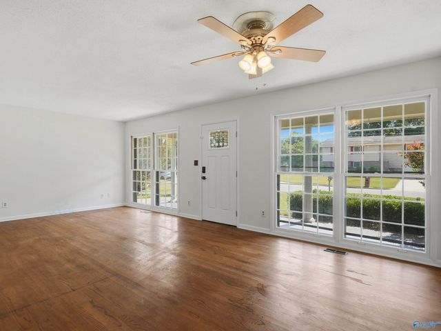 211 Cumberland Drive SE, Huntsville, AL 35803