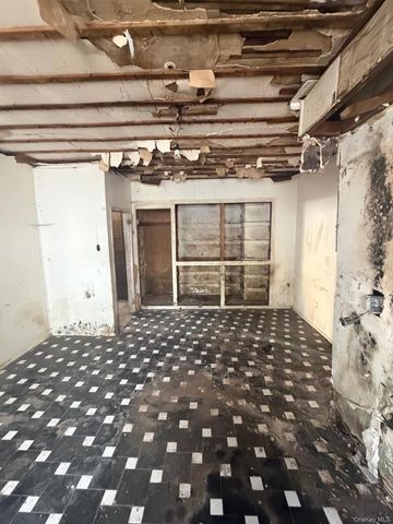1000 Crescent Street, Brooklyn, NY 11208