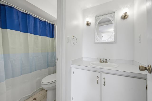 1076 Armstrong Mill Road D, Lexington, KY 40517