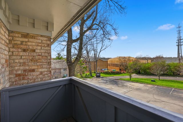 1076 Armstrong Mill Road D, Lexington, KY 40517