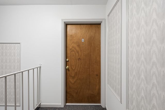 1076 Armstrong Mill Road D, Lexington, KY 40517