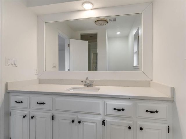 716 Landsdowne Drive, Norman, OK 73072