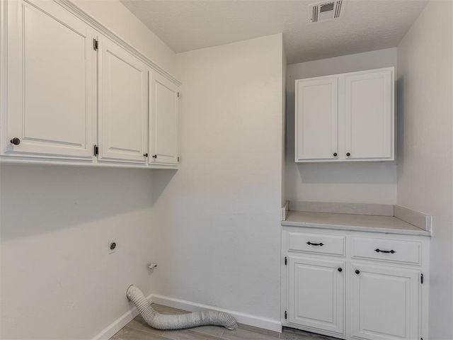 716 Landsdowne Drive, Norman, OK 73072