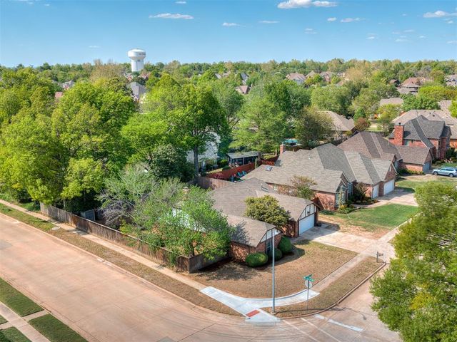 716 Landsdowne Drive, Norman, OK 73072