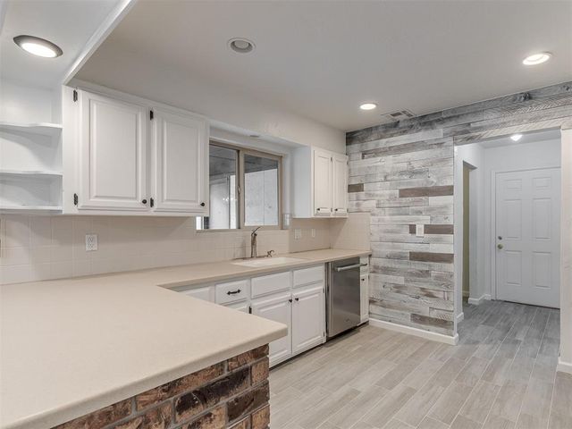 716 Landsdowne Drive, Norman, OK 73072