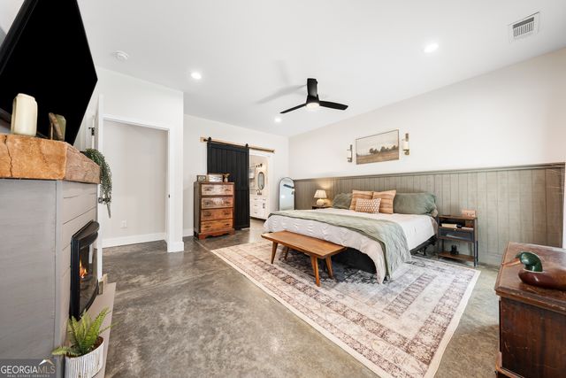 784 Center Of The World Road, Canon, GA 30520