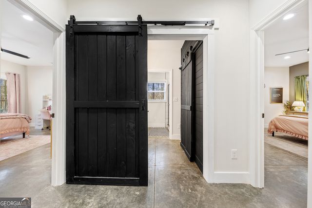 784 Center Of The World Road, Canon, GA 30520