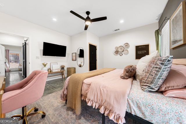 784 Center Of The World Road, Canon, GA 30520