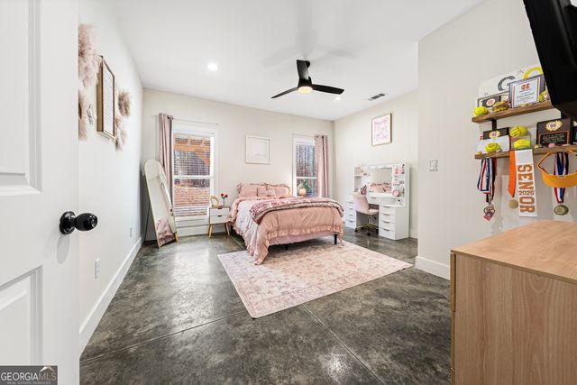 784 Center Of The World Road, Canon, GA 30520