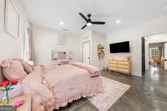 784 Center Of The World Road, Canon, GA 30520