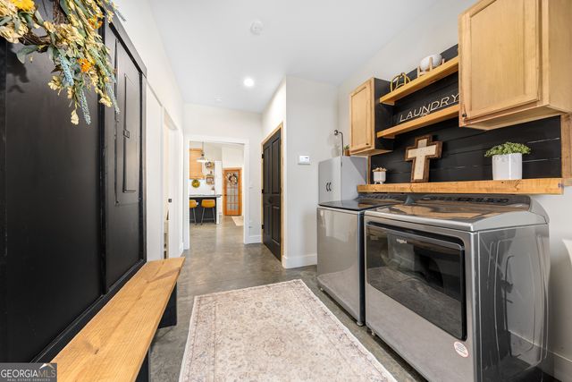 784 Center Of The World Road, Canon, GA 30520