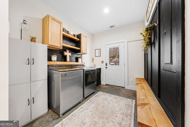 784 Center Of The World Road, Canon, GA 30520