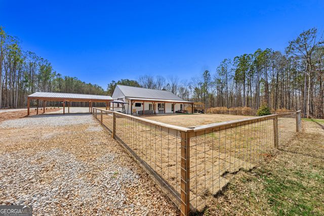 784 Center Of The World Road, Canon, GA 30520