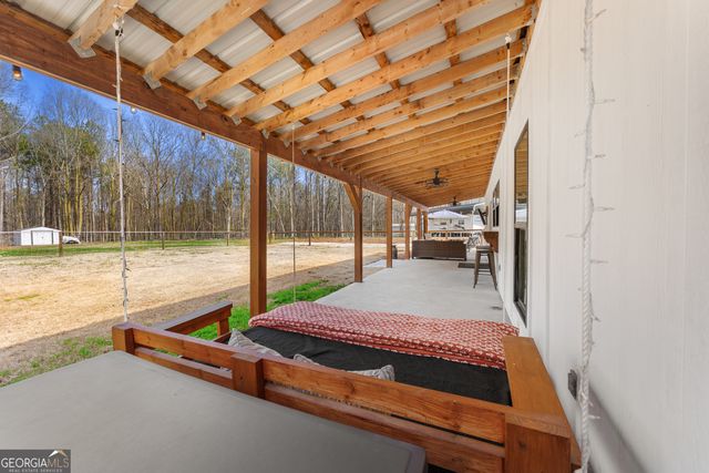 784 Center Of The World Road, Canon, GA 30520