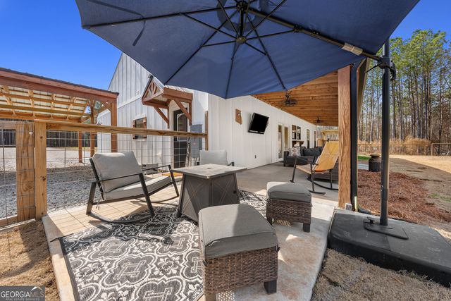 784 Center Of The World Road, Canon, GA 30520