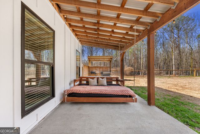 784 Center Of The World Road, Canon, GA 30520