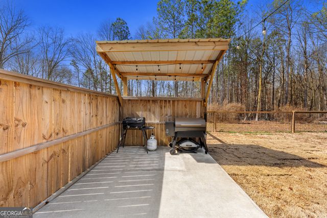 784 Center Of The World Road, Canon, GA 30520