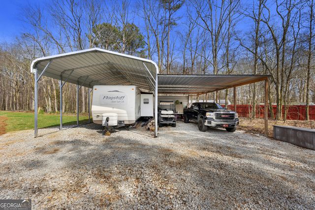 784 Center Of The World Road, Canon, GA 30520