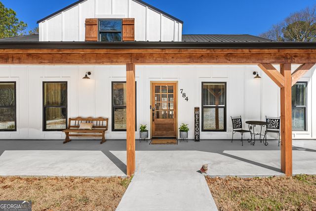 784 Center Of The World Road, Canon, GA 30520