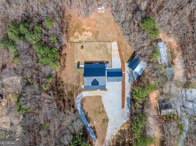 784 Center Of The World Road, Canon, GA 30520