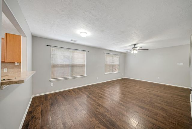 33127 Cottonwood Bend, Magnolia, TX 77354