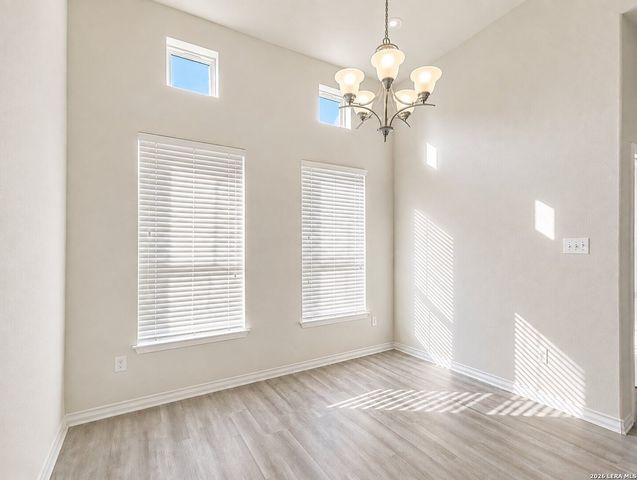 132 LARK HILL RD, Floresville, TX 78114