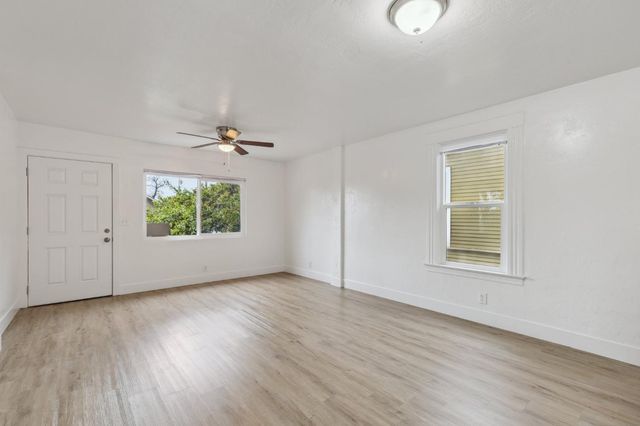 320 N Effie Street, Fresno, CA 93701