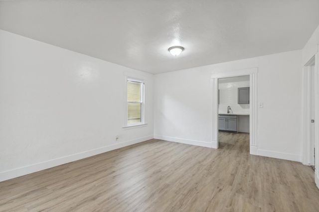 320 N Effie Street, Fresno, CA 93701