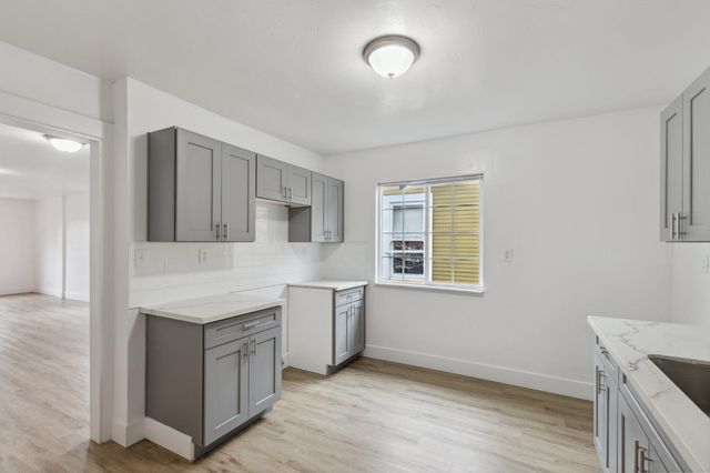 320 N Effie Street, Fresno, CA 93701