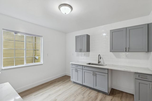 320 N Effie Street, Fresno, CA 93701