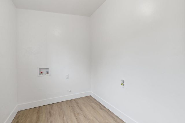 320 N Effie Street, Fresno, CA 93701