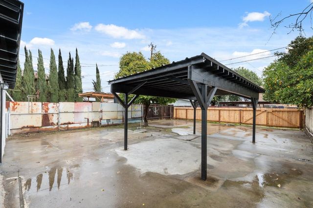 320 N Effie Street, Fresno, CA 93701