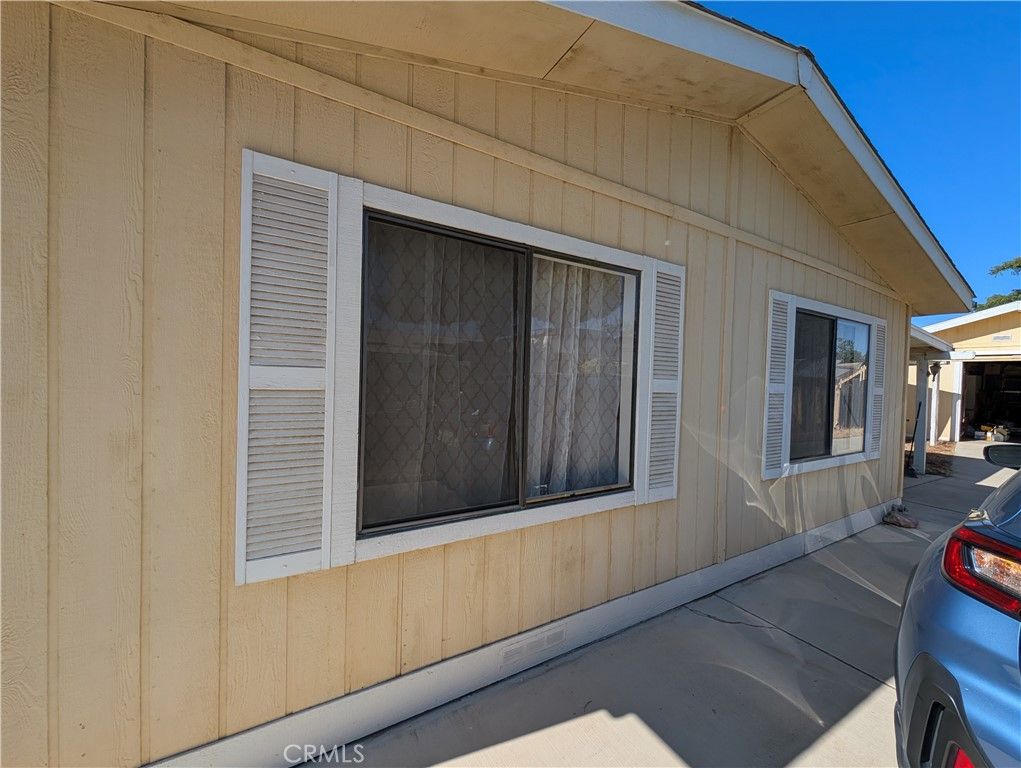 Image 11 of property listing at 19012 Panther Avenue, Adelanto, CA 92301
