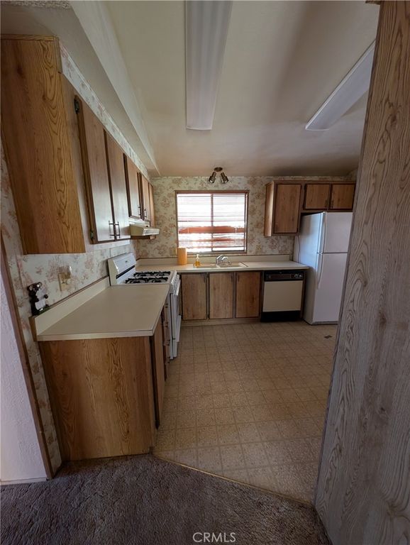 Image 22 of property listing at 19012 Panther Avenue, Adelanto, CA 92301
