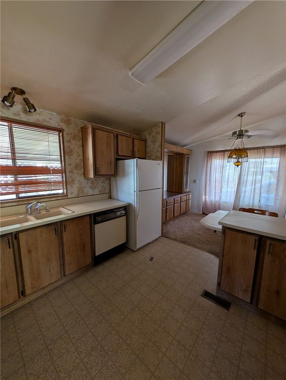 Image 23 of property listing at 19012 Panther Avenue, Adelanto, CA 92301