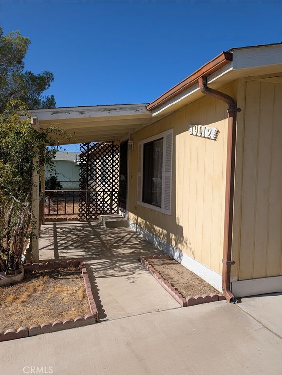Image 4 of property listing at 19012 Panther Avenue, Adelanto, CA 92301