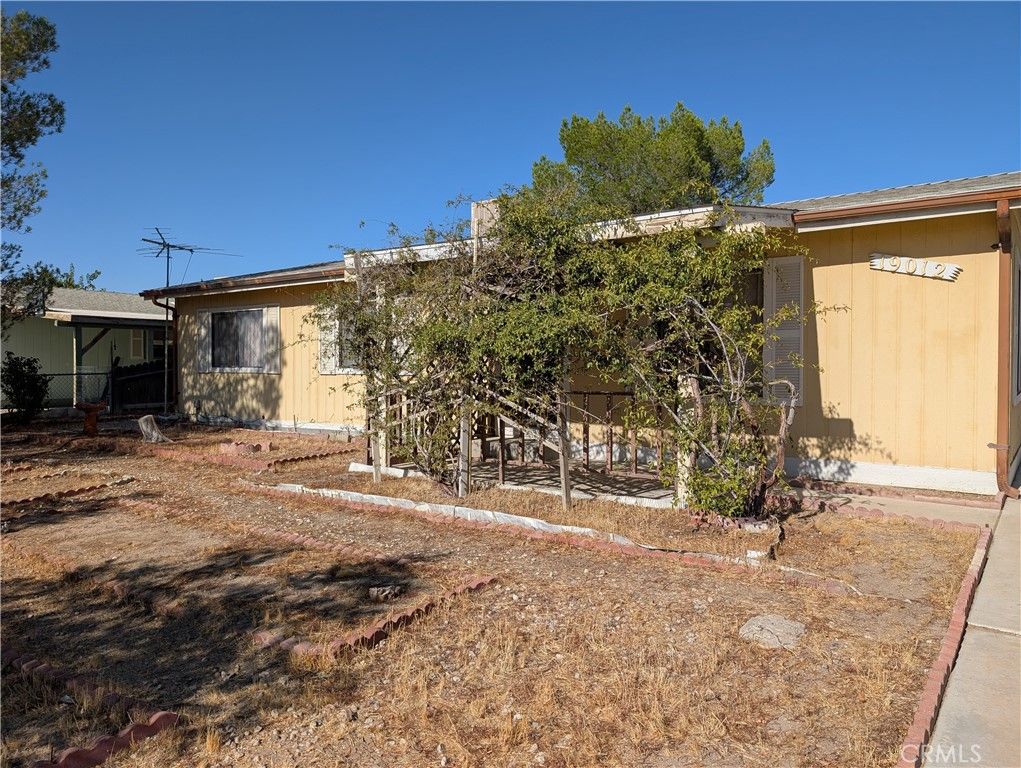Image 6 of property listing at 19012 Panther Avenue, Adelanto, CA 92301