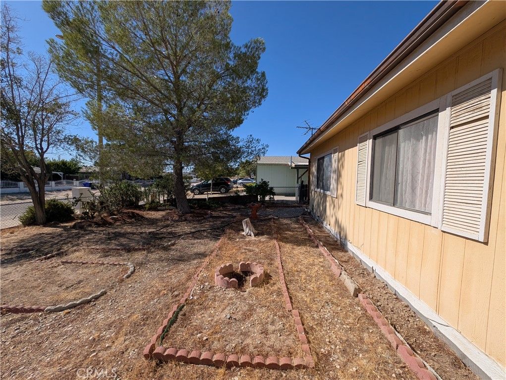 Image 8 of property listing at 19012 Panther Avenue, Adelanto, CA 92301