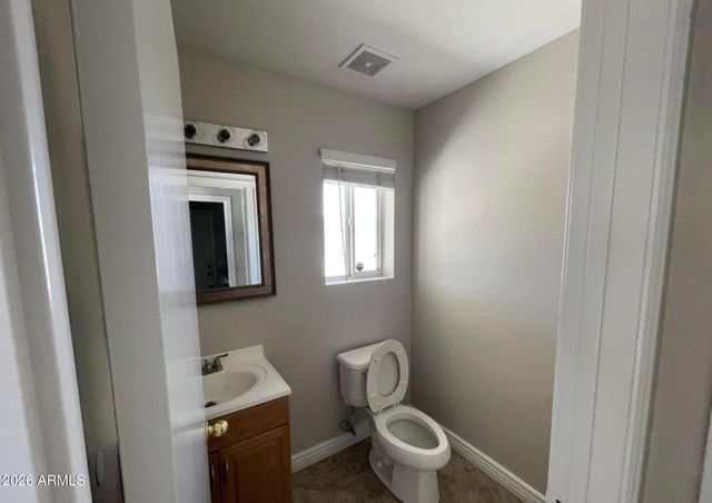 10925 W Kaler Drive, Glendale, AZ 85307