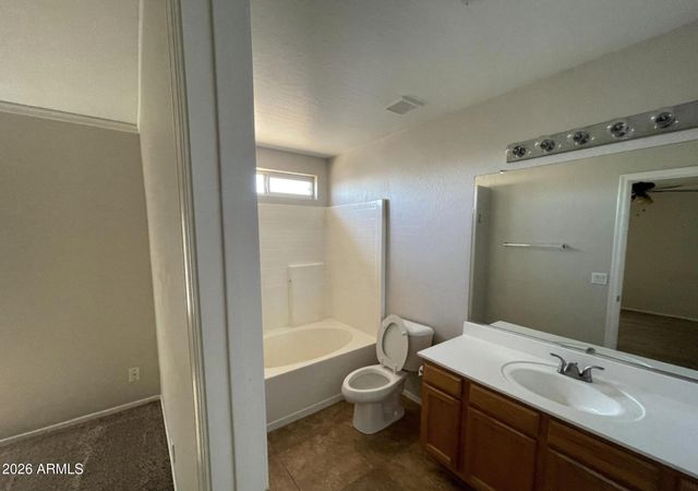 10925 W Kaler Drive, Glendale, AZ 85307