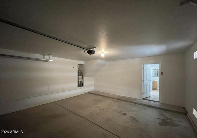 10925 W Kaler Drive, Glendale, AZ 85307
