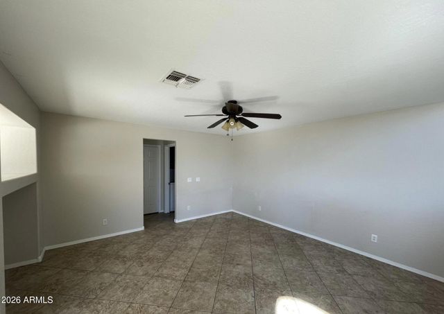 10925 W Kaler Drive, Glendale, AZ 85307
