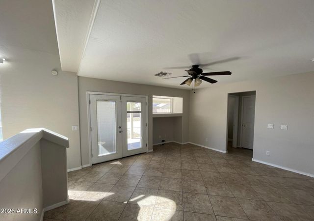 10925 W Kaler Drive, Glendale, AZ 85307