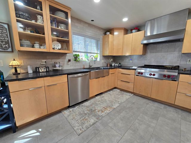 201 Coon Ridge Road, Lakeview, AR 72642