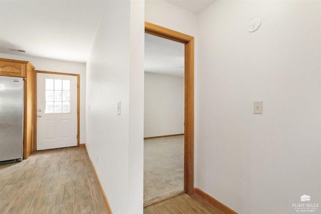 614 Highland Ridge Drive, Manhattan, KS 66503