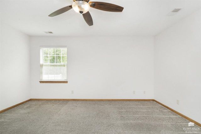 614 Highland Ridge Drive, Manhattan, KS 66503