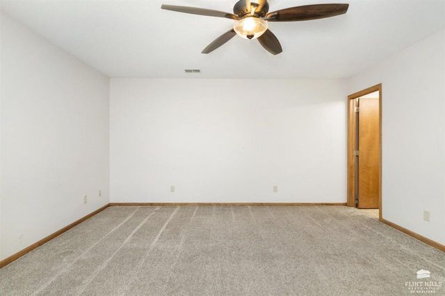 614 Highland Ridge Drive, Manhattan, KS 66503