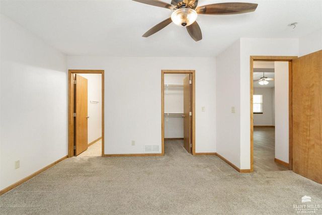 614 Highland Ridge Drive, Manhattan, KS 66503