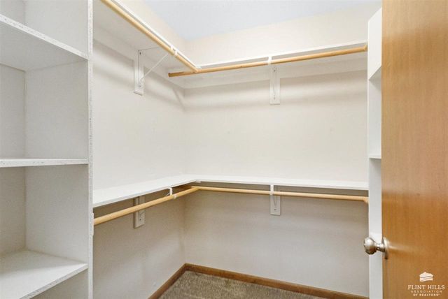 614 Highland Ridge Drive, Manhattan, KS 66503